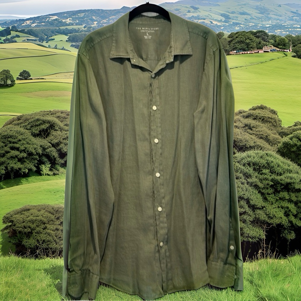 Bloomingdales linen shirt only very lightly worn out of a non-smoking home